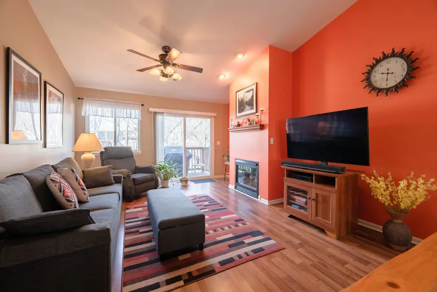 113 Meredith Lane #10-3, Streamwood, IL 60107 - #3