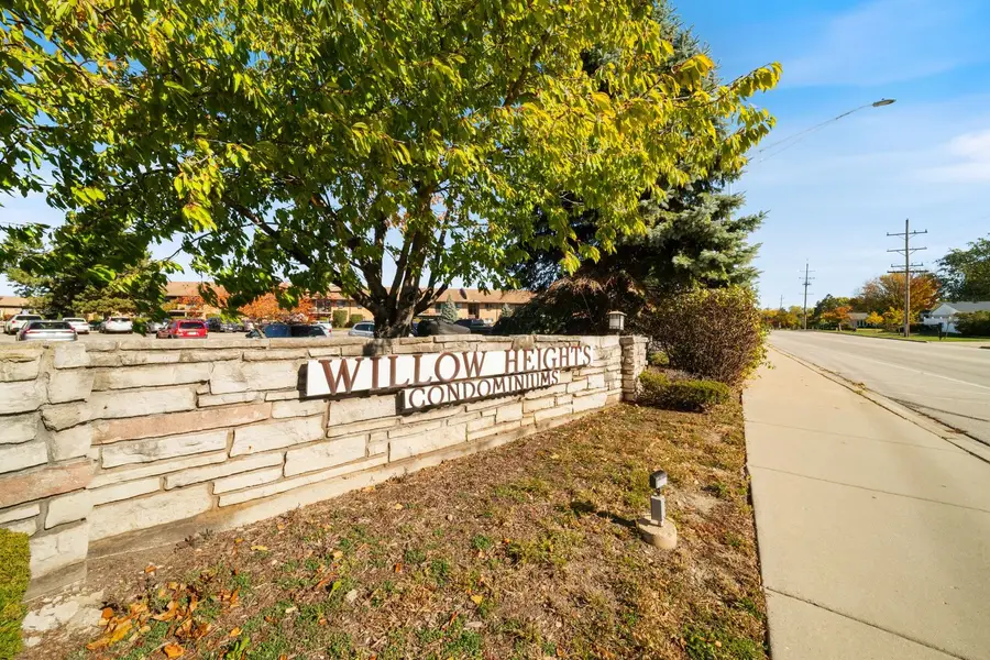 826 E Old Willow Road #103, Prospect Heights, IL 60070 - #2
