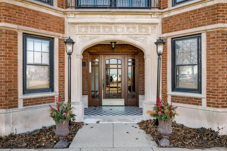 620 Sheridan Square #1, Evanston, IL 60202 - #3