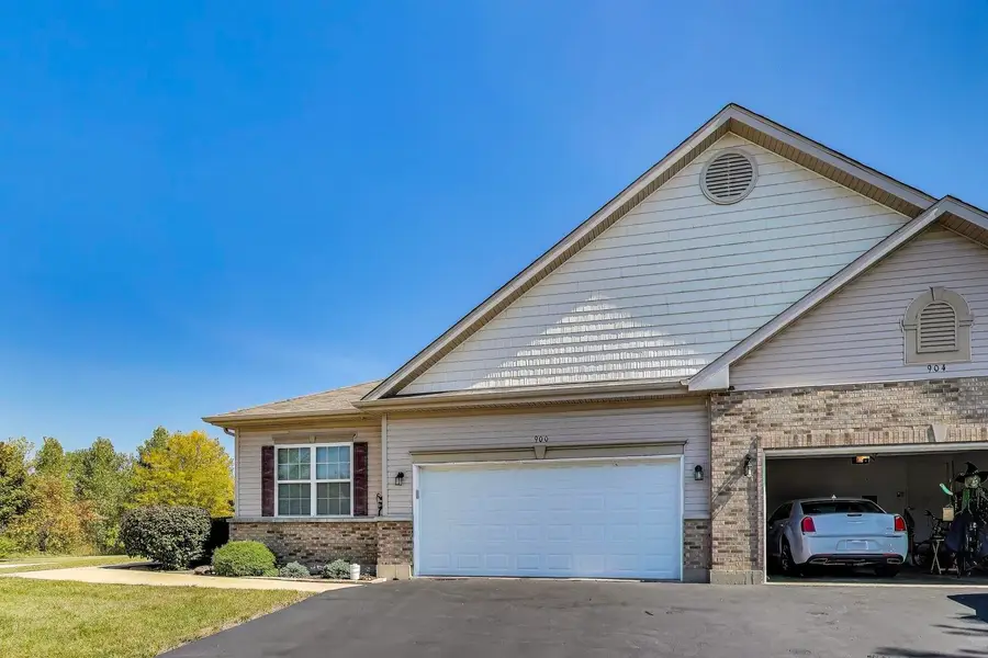 900 Yorktown Street, McHenry, IL 60050 - #2