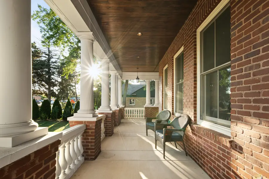 326 E Central Road, Arlington Heights, IL 60005 - #3