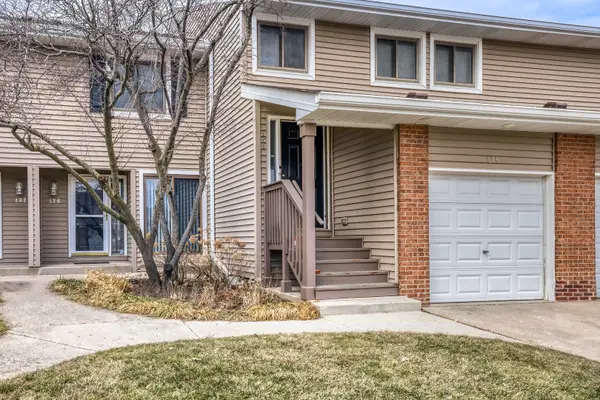 126 Autumn Court #126, Buffalo Grove, IL 60089