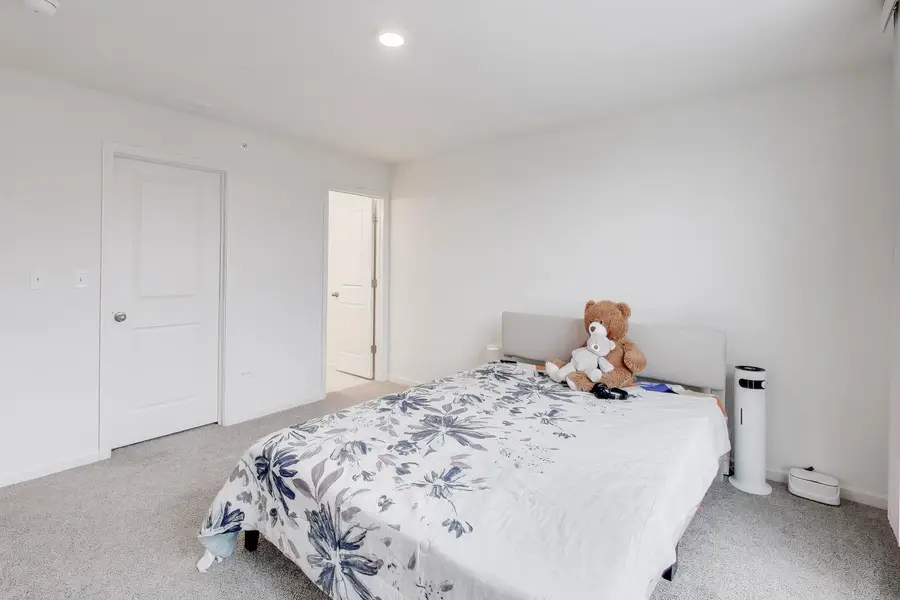 2251 Venture Drive, Schaumburg, IL 60193 - #3