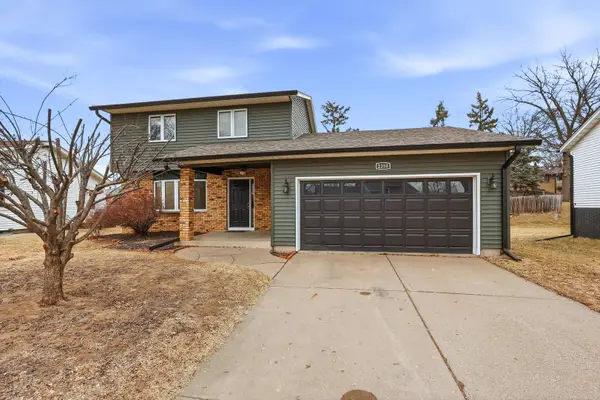 2250 W Columbia Avenue, Davenport, IA 52804