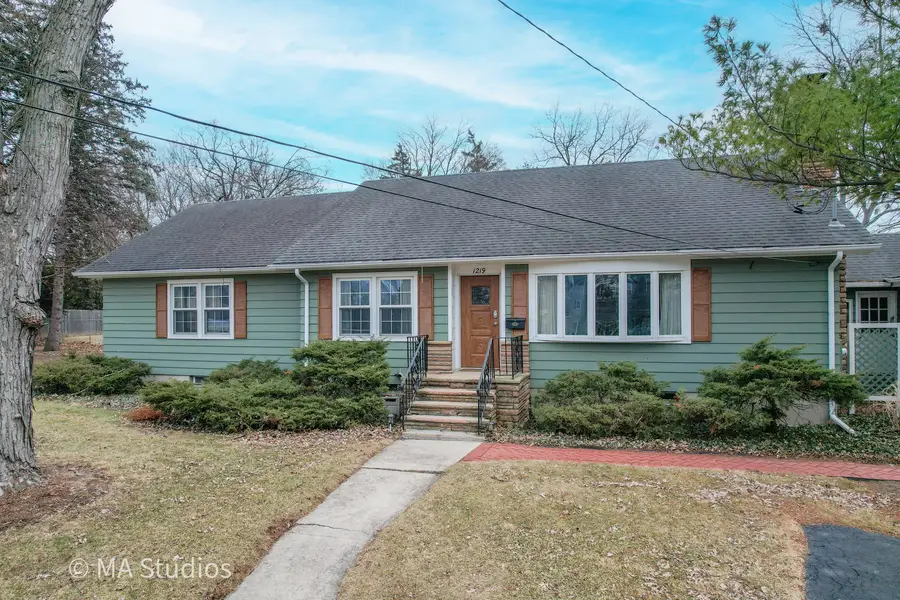 1219 Golf Lane, Wheaton, IL 60189 - #2