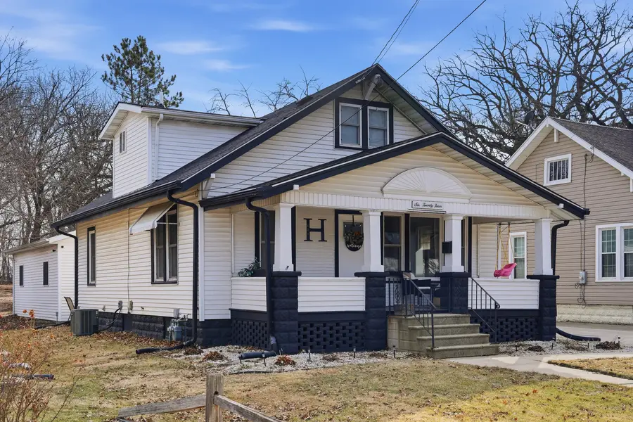 624 Palmyra Street, Dixon, IL 61021 - #3