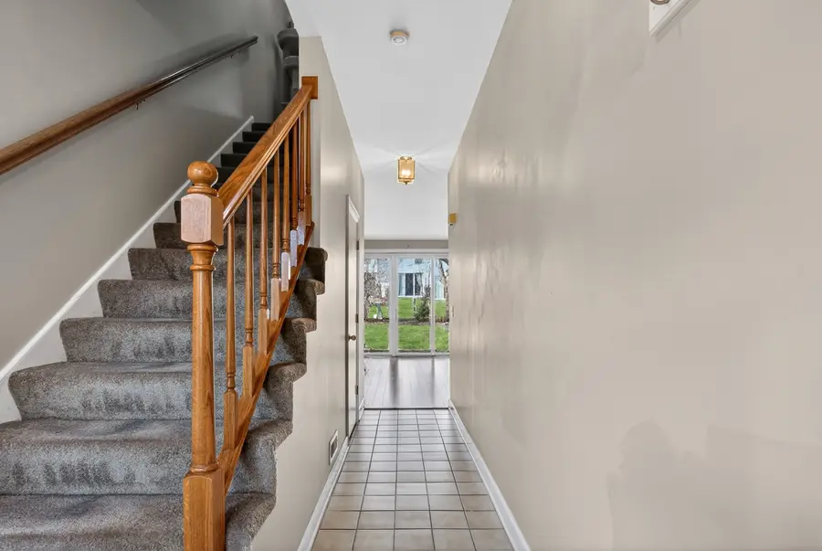 548 Woodhaven Drive, Mundelein, IL 60060 - #2