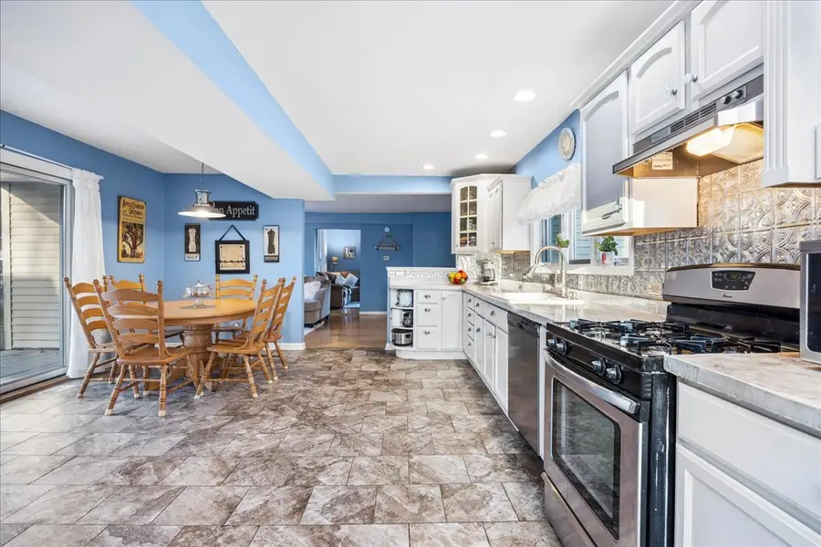 121 S Walkup Avenue, Crystal Lake, IL 60014 - #3