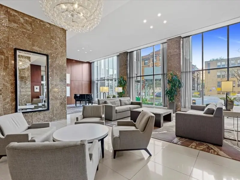 Address Withheld By Seller, Chicago, IL 60613 - #2