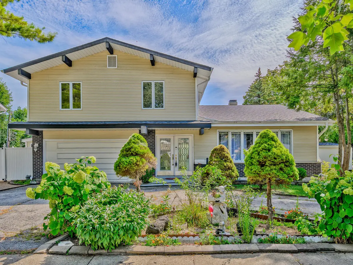 1121 N Greenfield Lane, Mount Prospect, IL 60056 - #1