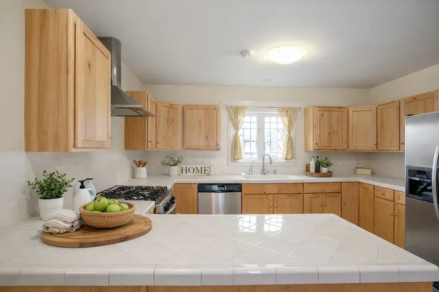 7842 Blazer Avenue, Justice, IL 60458 - #2