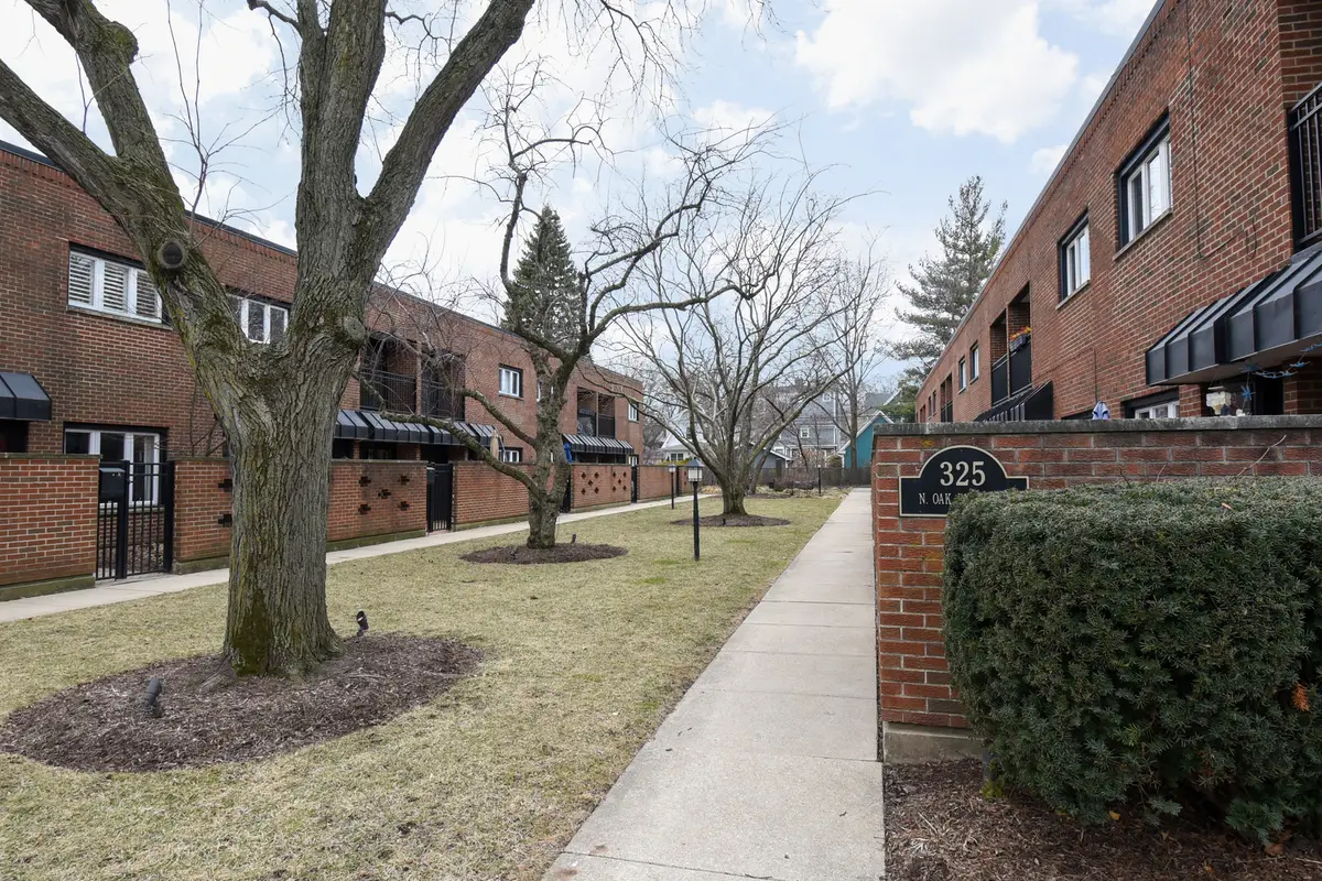 325 N Oak Park Avenue #F, Oak Park, IL 60302 - #1