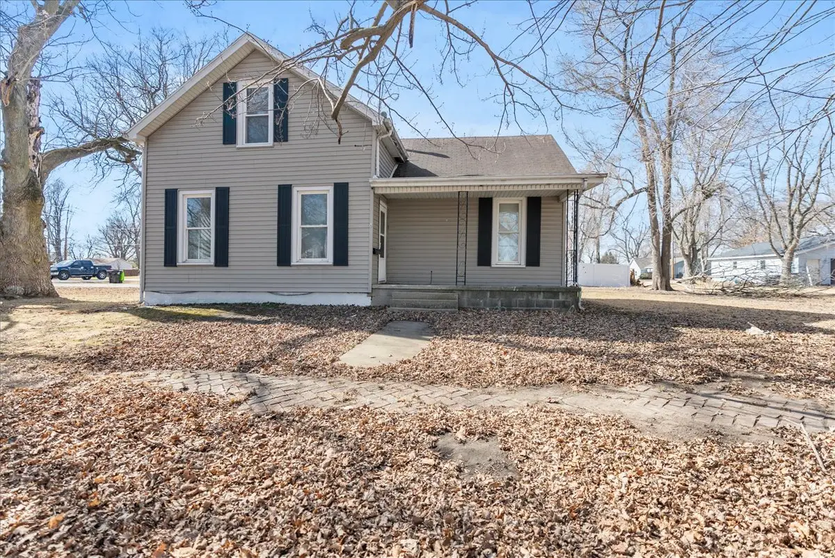 301 N 2nd Avenue, Chenoa, IL 61726 - #1