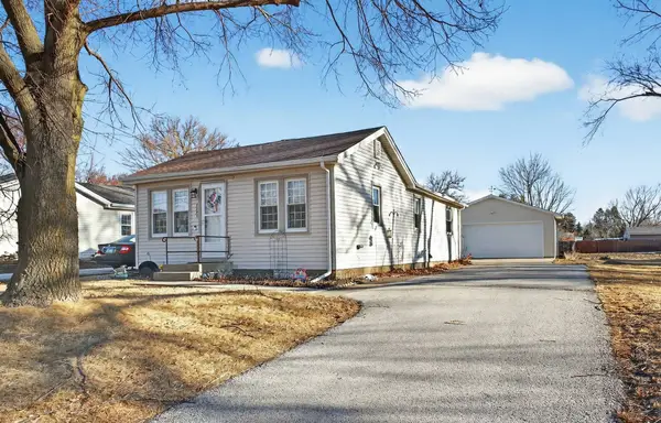 3285 Moencks Road, Bettendorf, IA 52722