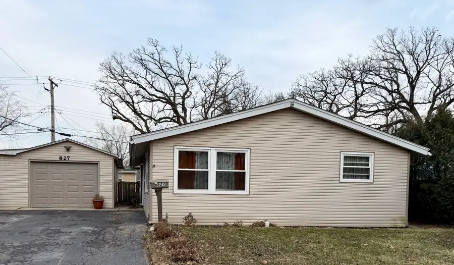 827 Monroe Avenue, Carpentersville, IL 60110 - #2