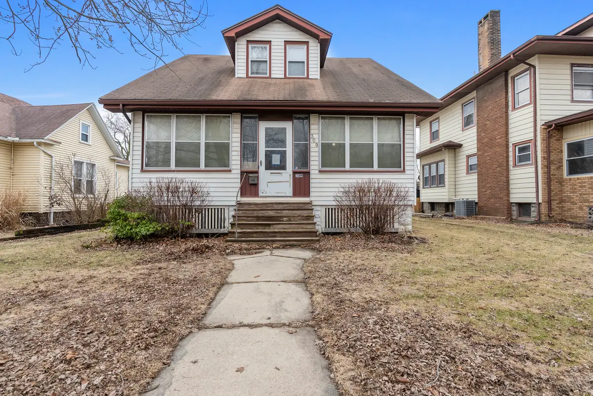309 E Oak Street, Fairbury, IL 61739 - #1