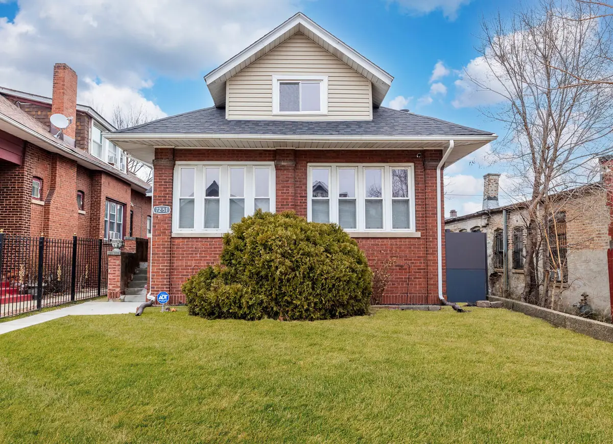 7251 S Paxton Avenue, Chicago, IL 60649 - #1