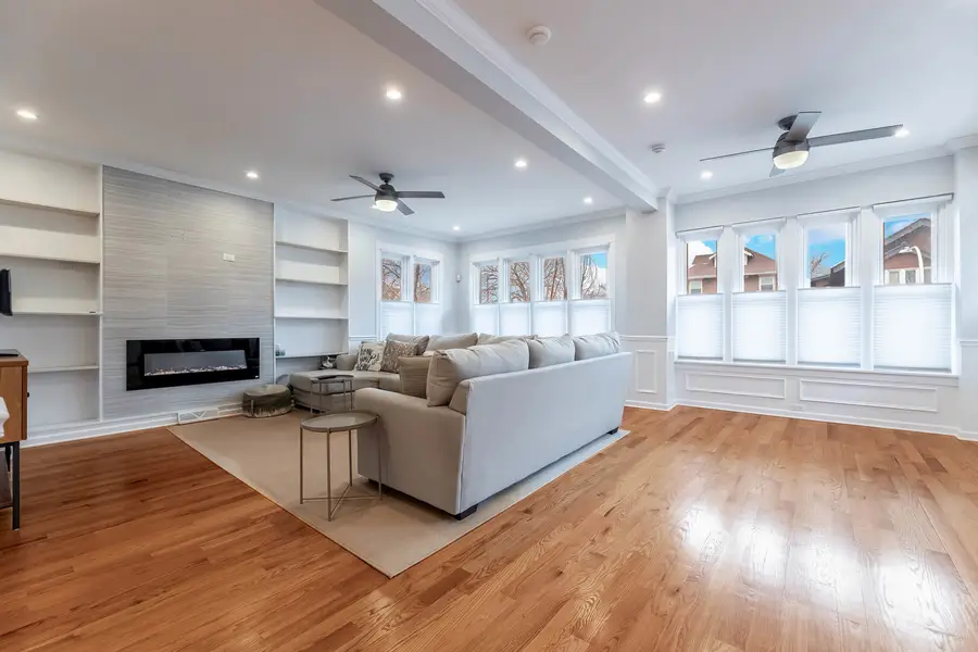 7251 S Paxton Avenue, Chicago, IL 60649 - #2