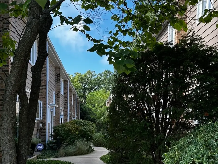 315 Hawthorn Avenue #E, Glencoe, IL 60022 - #2