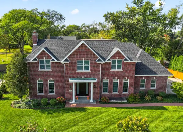 1024 Prairie Lawn Road, Glenview, IL 60025