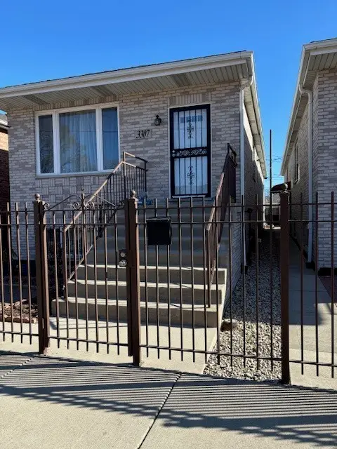 3307 S Artesian Avenue, Chicago, IL 60608