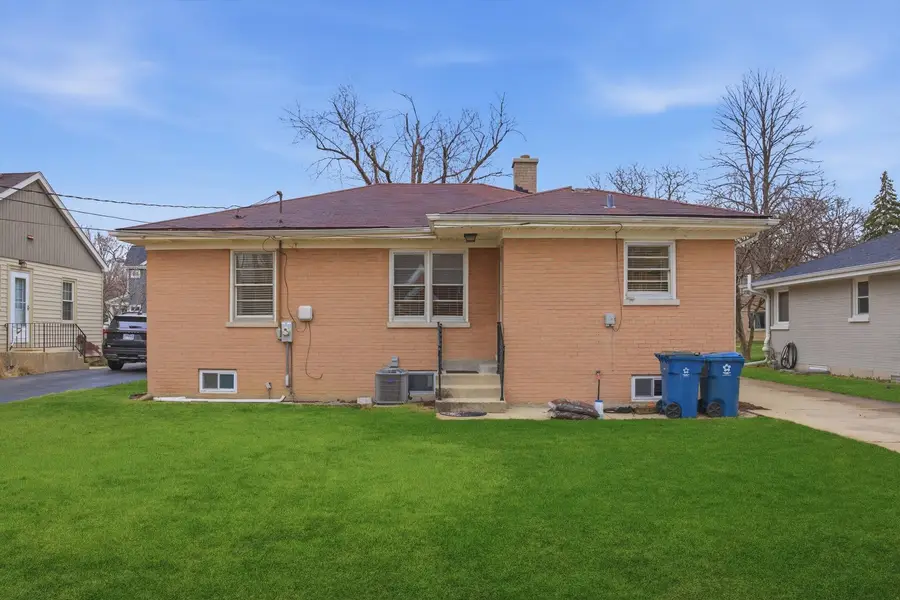 906 S Kirk Avenue, Elmhurst, IL 60126 - #2