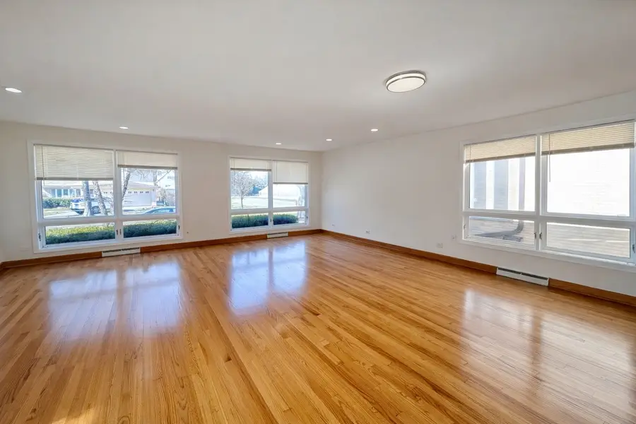 6923 N Avers Avenue, Lincolnwood, IL 60712 - #2