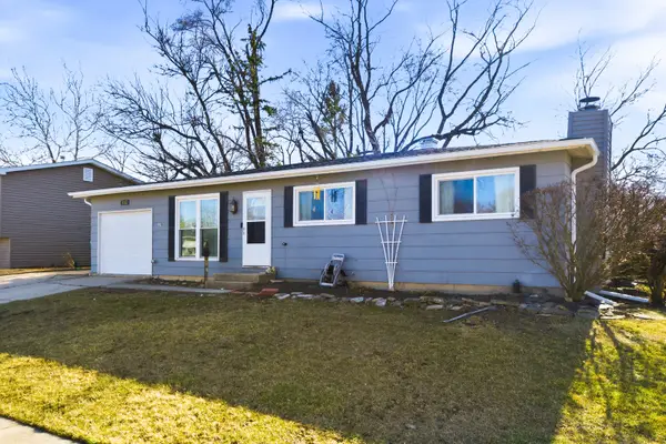 425 Walnut Drive, Streamwood, IL 60107