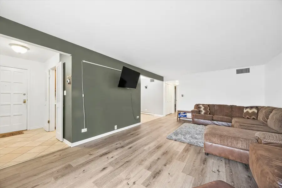 9808 S Karlov Avenue #D, Oak Lawn, IL 60453 - #3