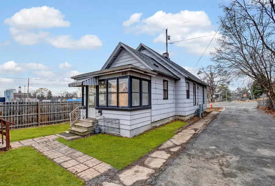 417 W Jefferson Street, Joliet, IL 60435 - #3