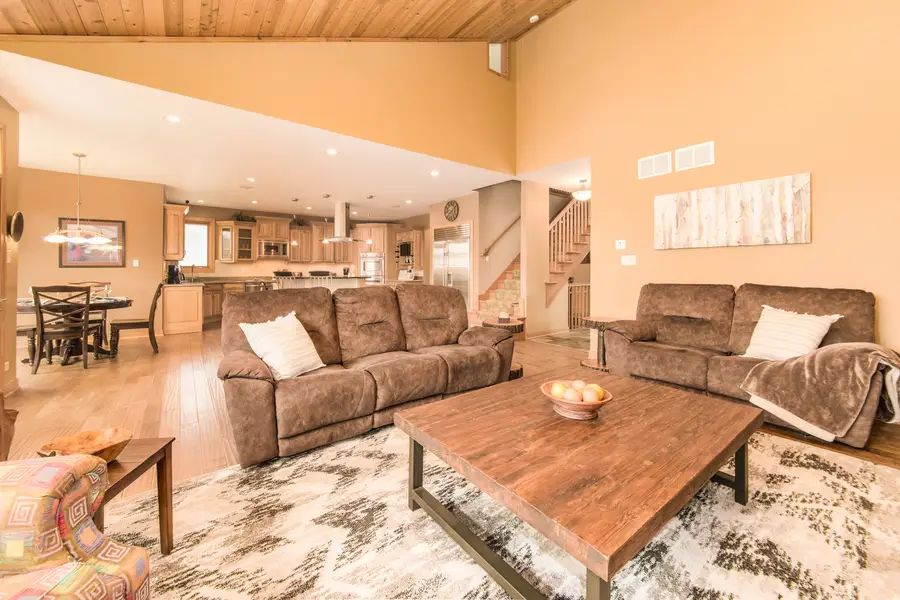 7245 W Lee Street, Niles, IL 60714 - #3