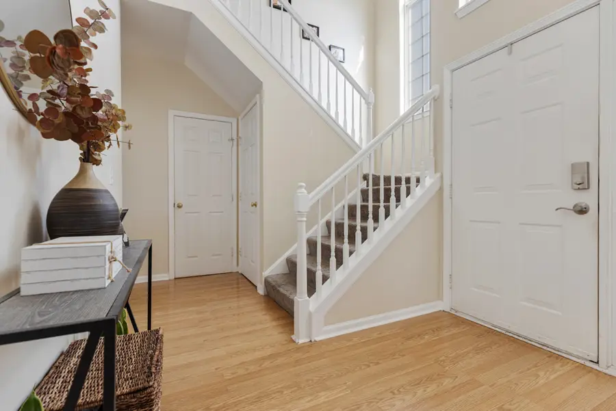 7 Elizabeth Court, Lake In The Hills, IL 60156 - #2