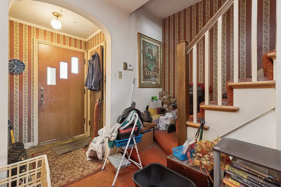 9635 S Francisco Avenue, Evergreen Park, IL 60805 - #2