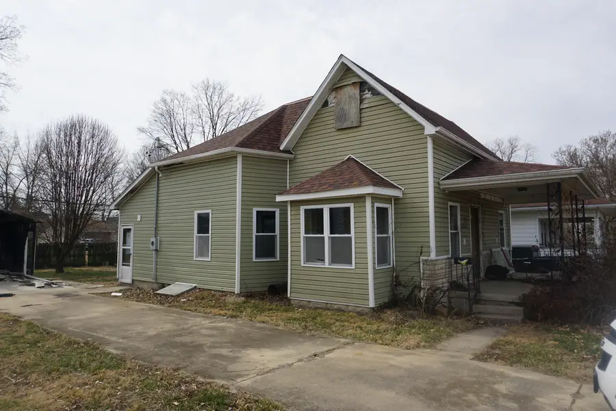 504 W Randolph Street, Pinckneyville, IL 62274 - #2