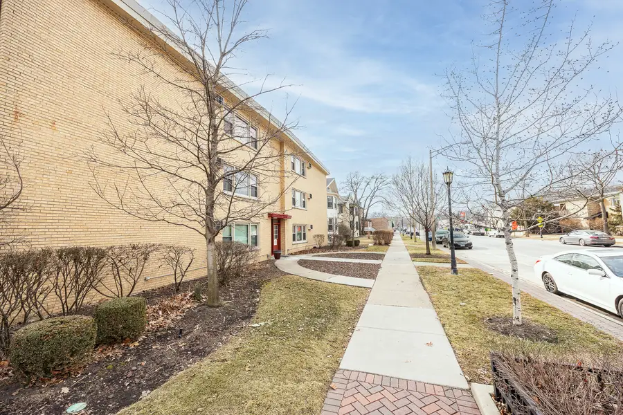 301 Chicago Avenue #3CW, Oak Park, IL 60302 - #2