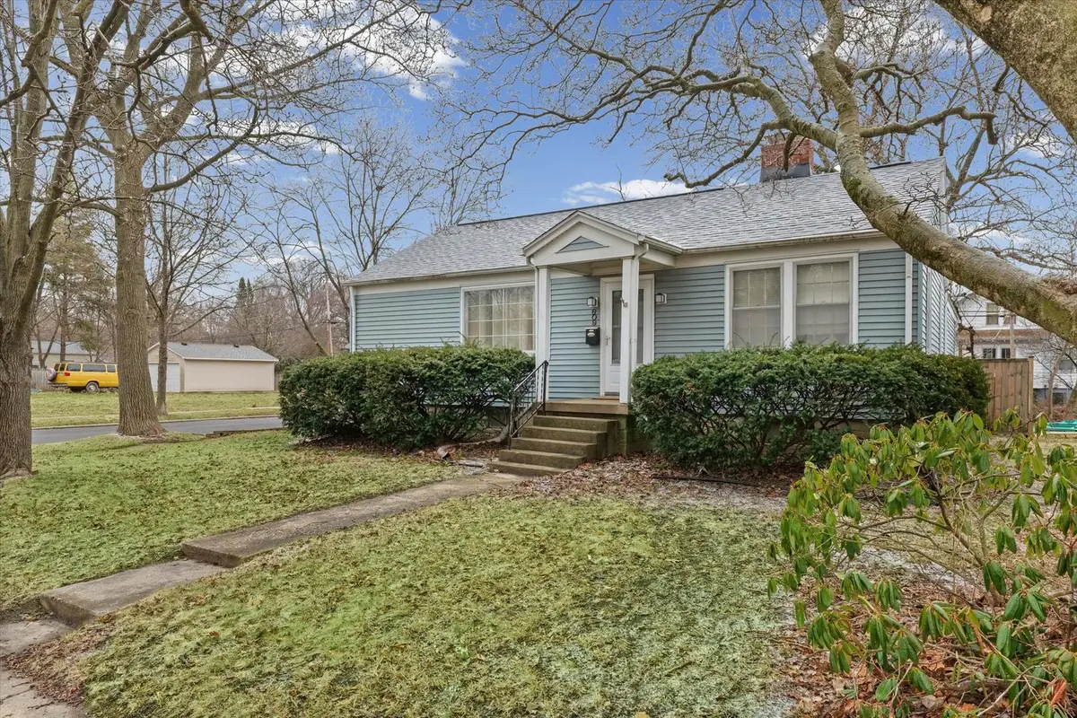 609 E Washington Street, Urbana, IL 61801 - #1