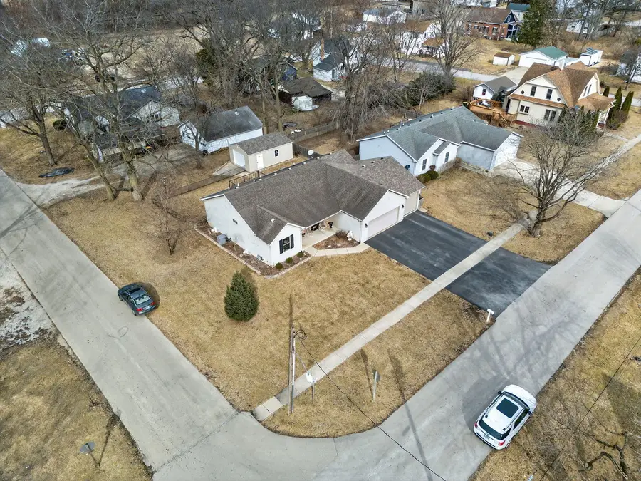 630 W Church Street, Sheridan, IL 60551 - #3