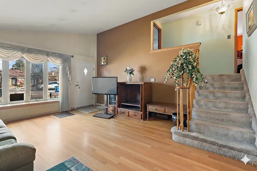 10008 Buell Court, Oak Lawn, IL 60453 - #3