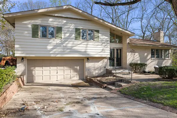 3241 29th Ave Court, Rock Island, IL 61201