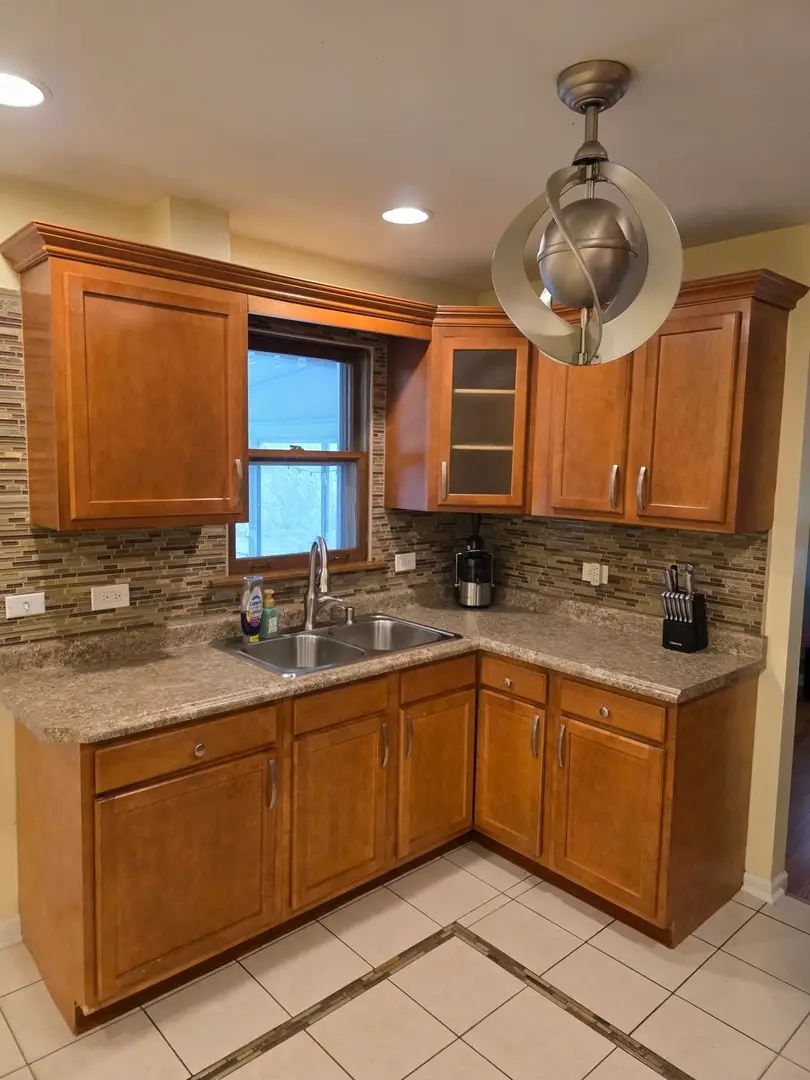 1222 E 170th Street, South Holland, IL 60473 - #3