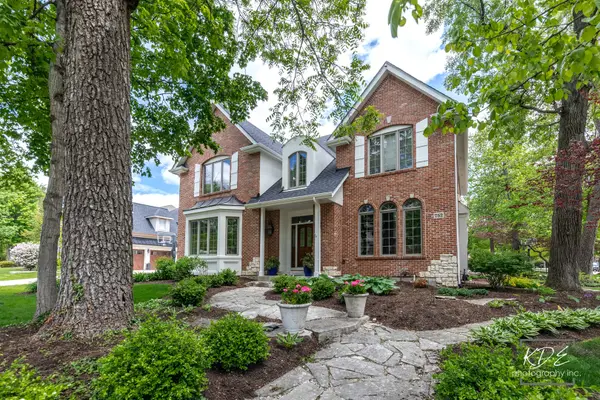 752 S Julian Street, Naperville, IL 60540