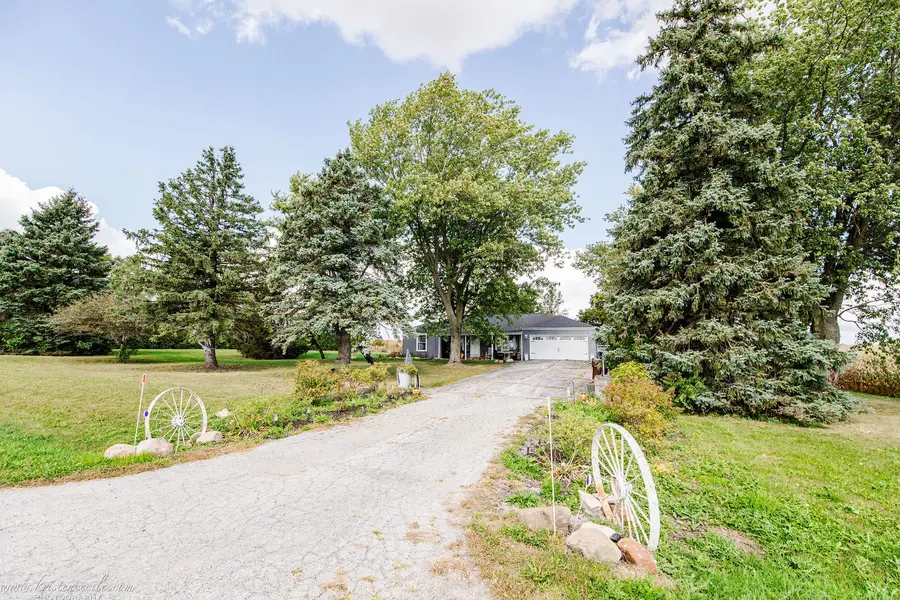 936 W Corning Road, Beecher, IL 60401 - #2