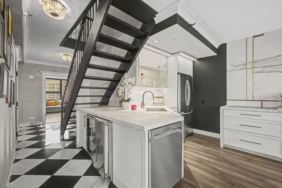 221 E Walton Place #13C, Chicago, IL 60611 - #3