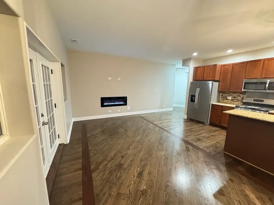 543 E 43rd Street #3W, Chicago, IL 60653 - #2