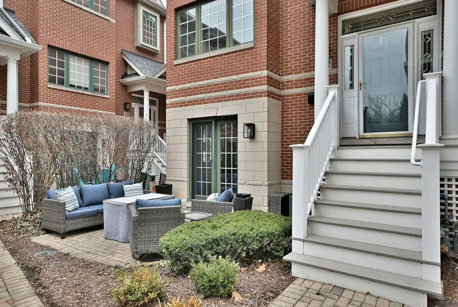 142 W 3rd Street #142, Elmhurst, IL 60126 - #2