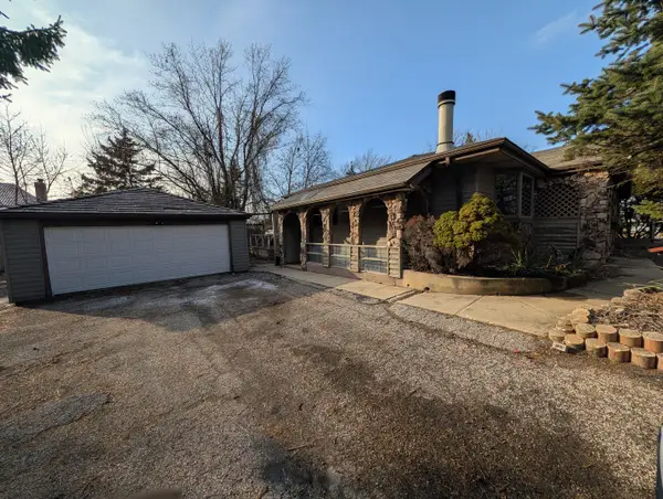 1N248 Darling Street, Carol Stream, IL 60188