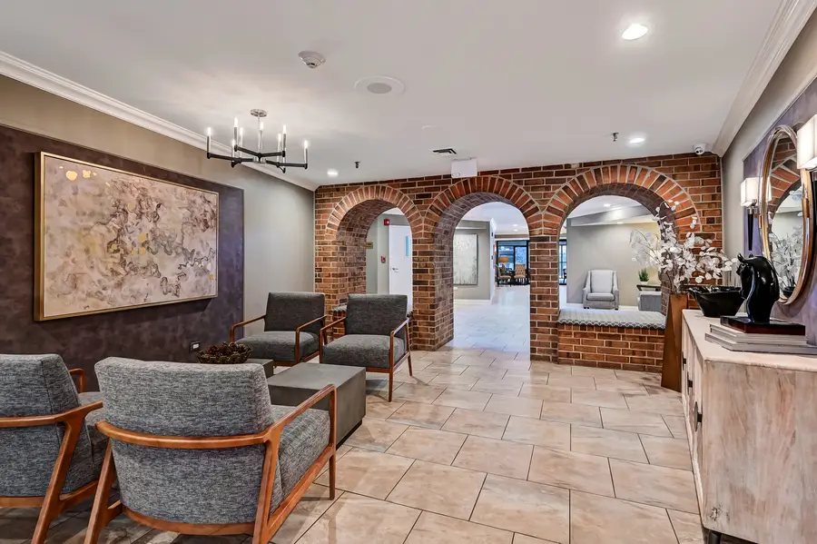 601 Lake Hinsdale Drive #112, Willowbrook, IL 60527 - #2