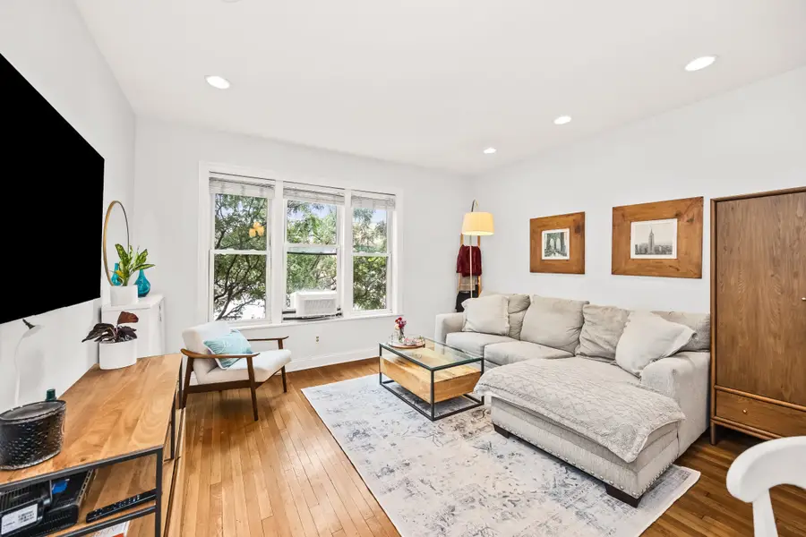 3263 N Broadway Street #2, Chicago, IL 60657 - #2