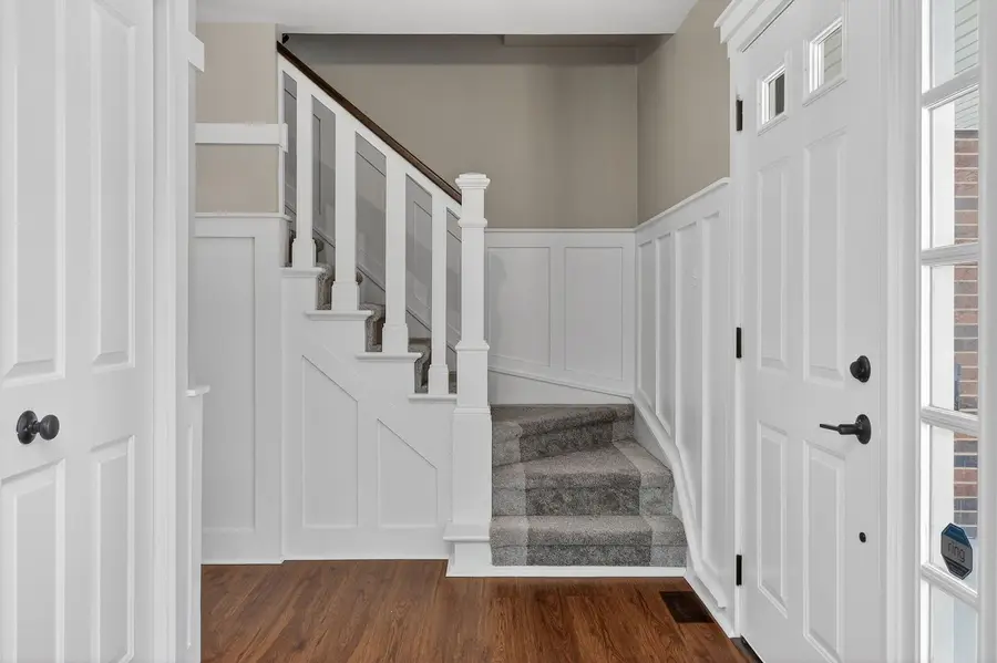 1542 Castlewood Drive, Wheaton, IL 60189 - #2