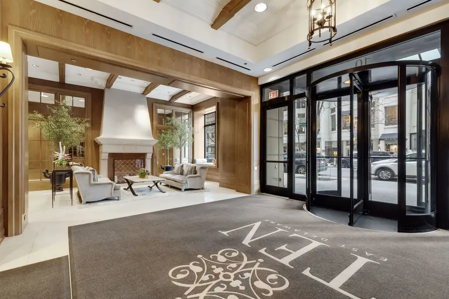 10 E Delaware Place #23C, Chicago, IL 60611 - #2